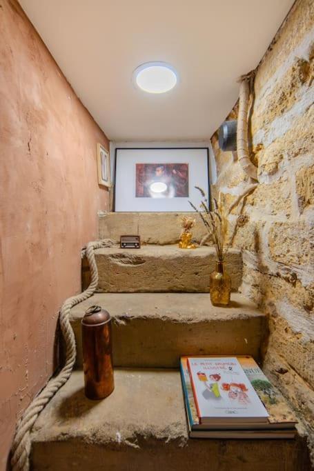 La Suite Eximia Avec Patio - Parking Souterrain Inclus - Centre Historique Montpellier Exterior foto